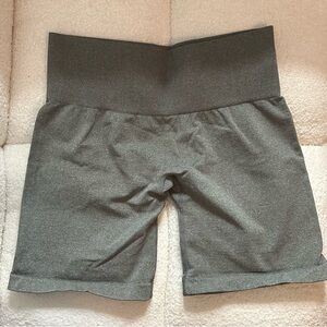 NVGTN Mid Rise Pro Seamless Shorts